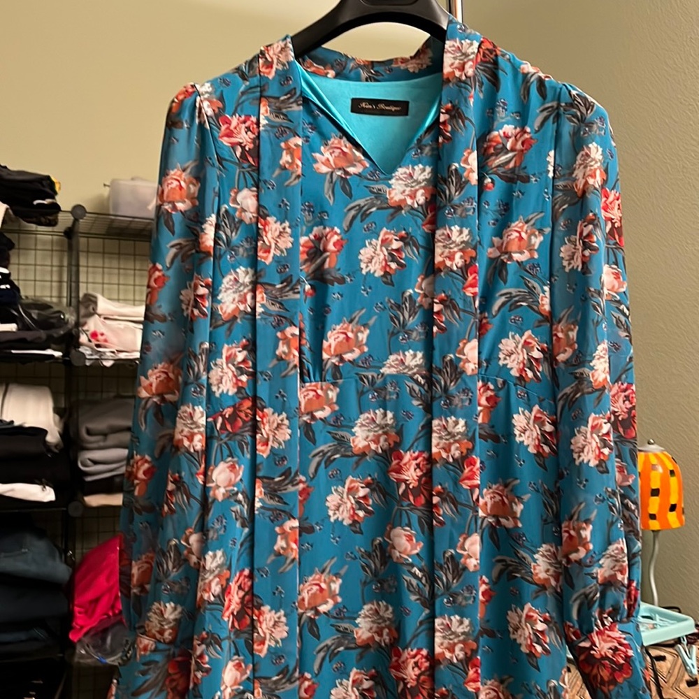 🦋🦋 Kim’s Boutique maxi dress. Rose print. Like new